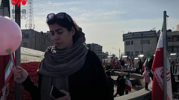 "كن معنا وافعل ما شئت".. شعار النظام الإيراني في "احتفالات انتصار الثورة"