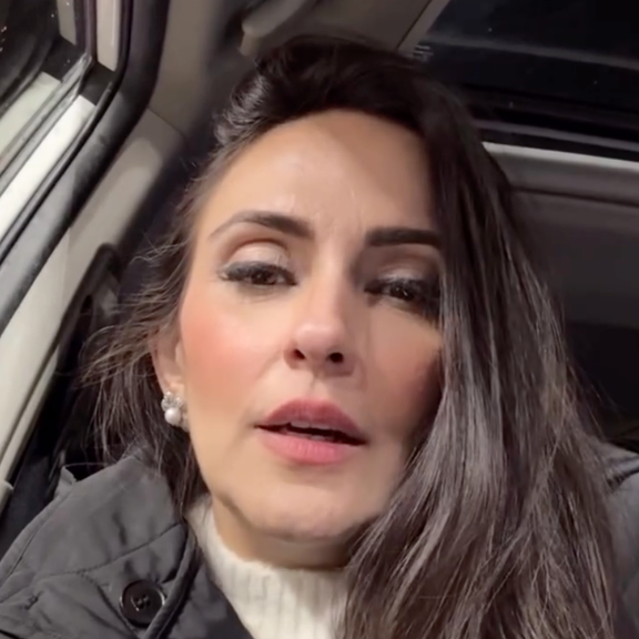 مغنية إيرانية تنتقد صمت الفنانين تجاه قمع أصوات النساء