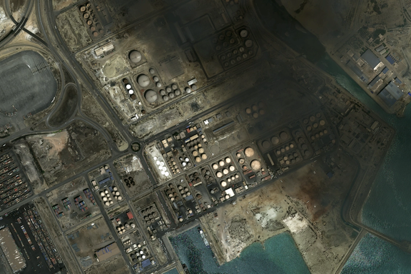 محوطه شماره ۶: مخازن نگهداری فرآوردههای نفتی