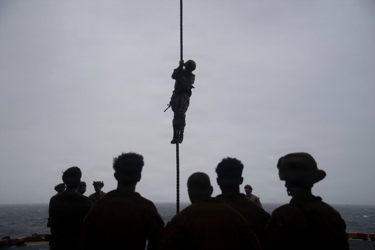 US Marines conduct readiness training aboard the USS Boxer while sailing in the Arabian Sea. (CENTCOM/X)