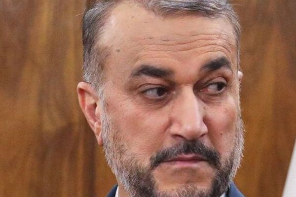 وزير خارجية إيران: أموالنا المفرج عنها ستنتقل لدولة مجاورة ونستطيع فقط شراء سلع غير محظورة