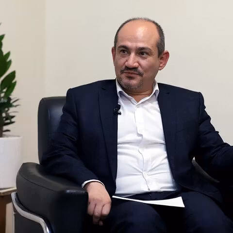 نجل مستشار خامنئي يدعو إلى تبني مبادرة السلام السعودية لحل الدولتين على أساس حدود 1967