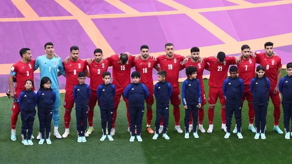 پورعلیگنجی درباره باخت به انگلستان: هواداران حرف رکیک زدند، شیرازه تیم از هم پاشید