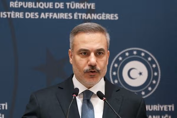 وزیر خارجه ترکیه: مسیر تنگه هرمز باید از راه دیپلماتیک باز شود نه اقدامات نظامی