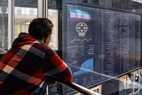 در ۲۴ روز گذشته، حدود ۱۱ هزار میلیارد تومان پول حقیقی از بورس خارج شد