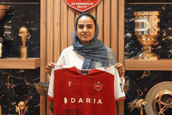 انتقال بزرگ در فوتبال زنان؛ فرشته کریمی، به پرسپولیس پیوست
