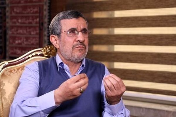 أحمدي نجاد: السلطة الإيرانية الحالية لا تعيش على أرض الواقع