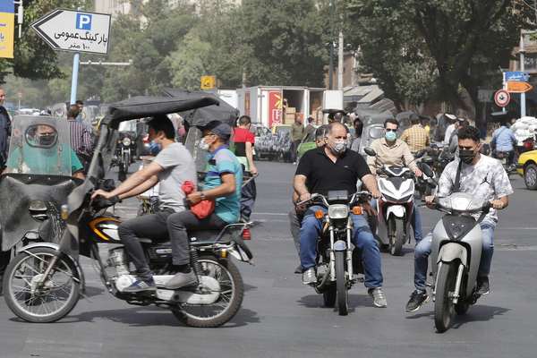 یک کارگر برای خرید موتورسیکلت باید ۱۶ ماه حقوقش را بدون صرف هزینههای دیگر پسانداز کند