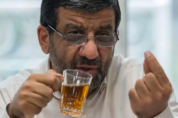 وزیر گردشگری: سیمکارت بدون فیلتر ندهیم، چگونه خارجیها عکسشان را از ایران بفرستند