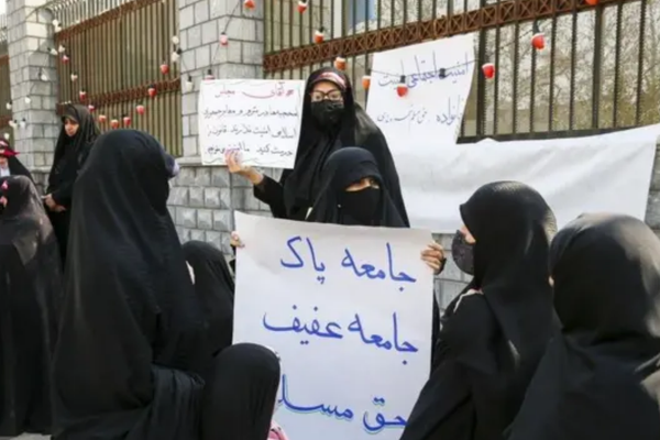 Tehran deputy governor defends crackdown on pro-hijab sit-in