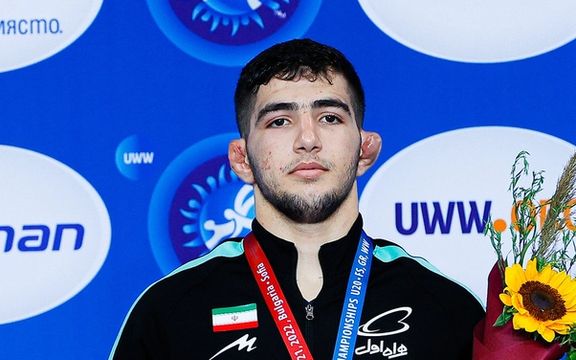 در مسابقات قهرمانی کشور رخ داد؛ قهرمان جوانان جهان با لگد به سرمربی تیم ملی کشتی حمله کرد!