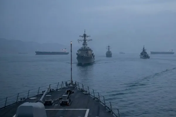 هشدار شدید ترامپ به جمهوری اسلامی برای خودداری از مینگذاری در تنگه هرمز