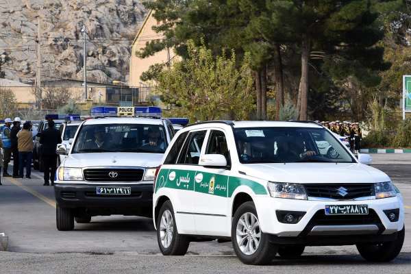 همزمان با رزمایشهای خیابانی بسیج، فرمانده نیروی انتظامی شهروندان را تهدید کرد