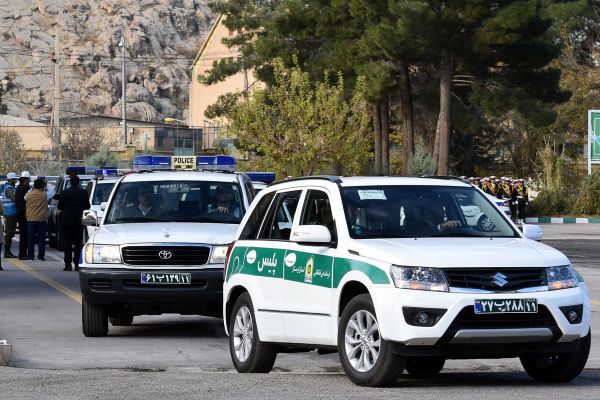 همزمان با رزمایشهای خیابانی بسیج، فرمانده نیروی انتظامی شهروندان را تهدید کرد