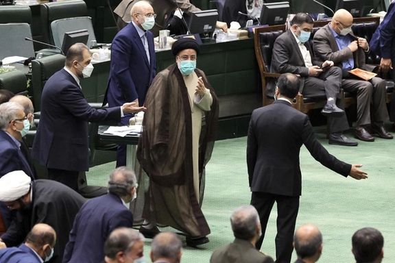 بسبب أداء رئيسي السيئ.. المحافظون في إيران يخشون خسارة الانتخابات المقبلة