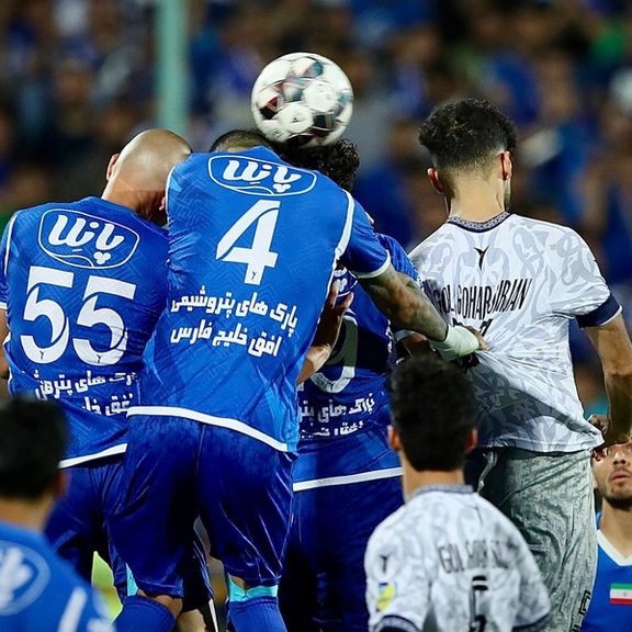 استقلال، پرسپولیس، گلگهر، فولاد، آلومینیوم، تراکتور و سپاهان مجوز حرفهای گرفتند