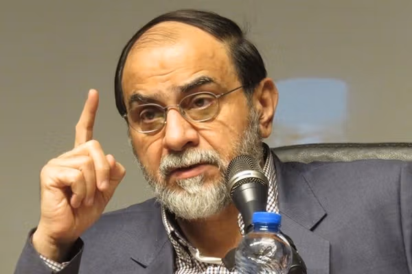 عضو شورایعالی انقلاب فرهنگی: باید جذابیت زن برای مرد را مدیریت کنیم