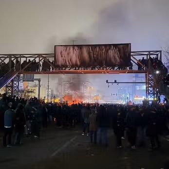 تلاش حکومت برای خاموش کردن صدای انقلاب ملی با جمعآوری دیشها، قطع اینترنت و سرکوب معترضان