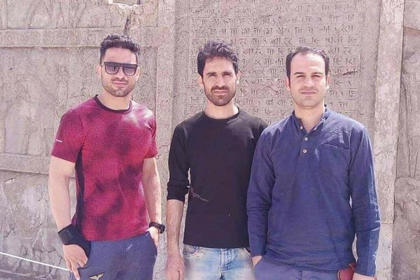 مسؤولو سجن في إيران يطلقون النار على أقارب معتقل اعترضوا على تعذيب ابنهم