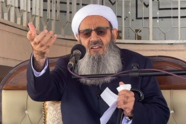 داعيًا "بزشكيان" إلى زيارة السجون.. خطيب أهل السُّنة في إيران: النظام يقمع كل الأصوات