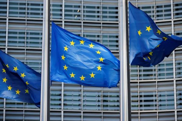 الاتحاد الأوروبي يضيف 10 أفراد ومؤسسات إلى العقوبات الجديدة ضد إيران