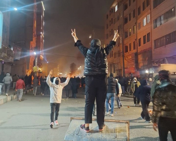 مصادر: الحقن بمواد مشبوهة أثناء الاحتجاز قد يكون سبب وفاة المتظاهرين المعتقلين في إيران