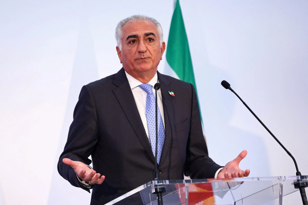 رضا بهلوي: انهيار النظام الإيراني أمرٌ لا مفر منه