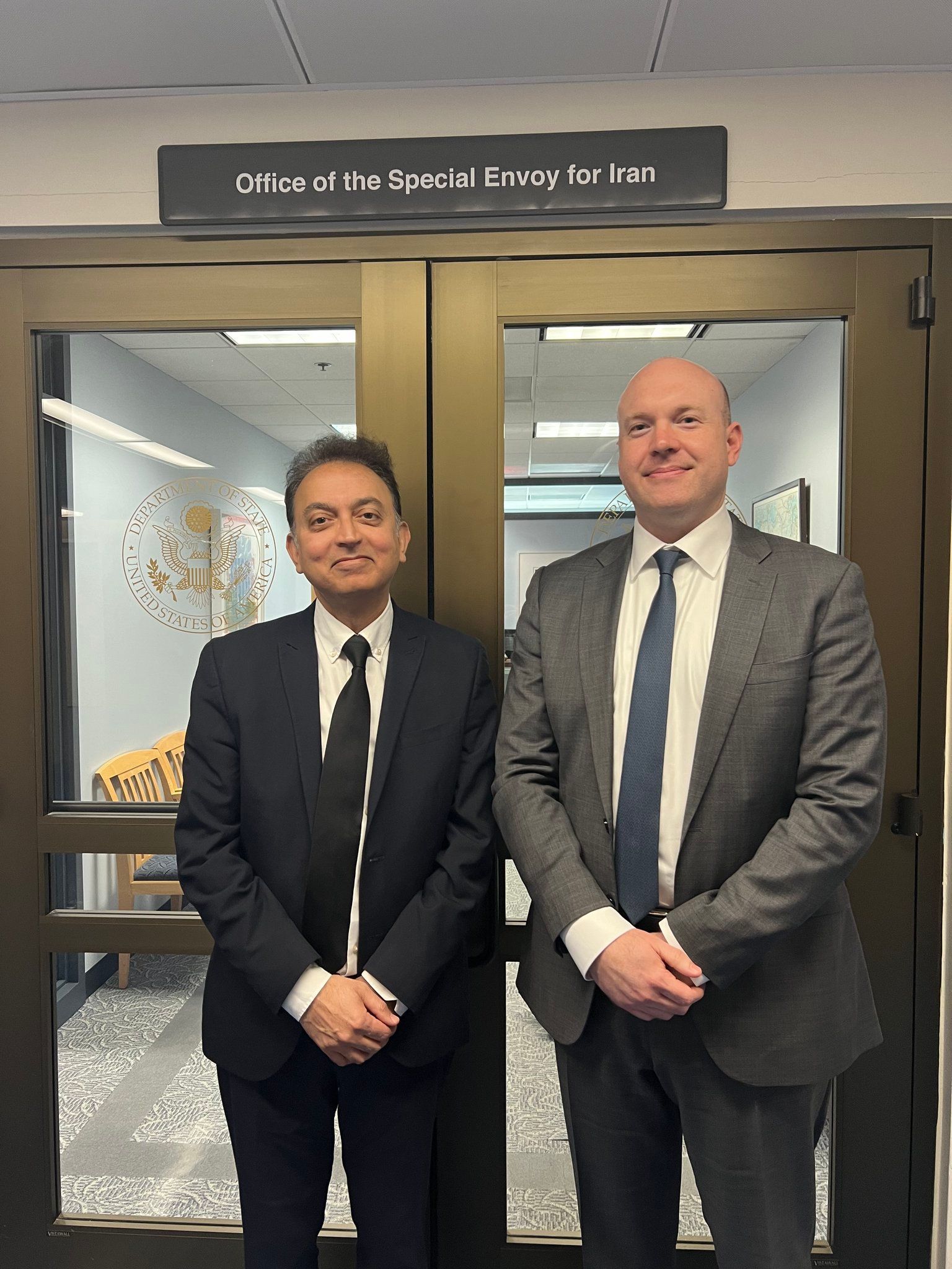 نائب ممثل أميركا لشؤون إيران ومقرر الأمم المتحدة يناقشان انتهاكات نظام طهران لحقوق الإنسان