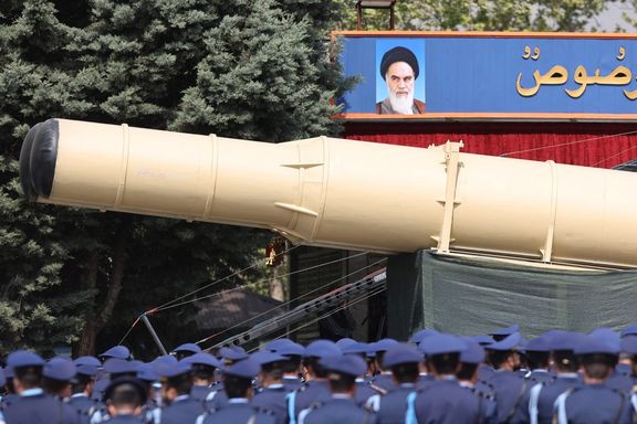 تایمز: ایران برای نخستینبار موشکهای دوربرد برای نیروهای نیابتیاش در عراق فرستاده است