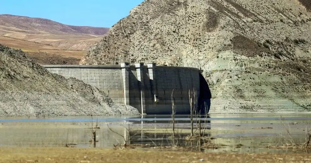 Iran seeks water imports as dams dry up, minister says