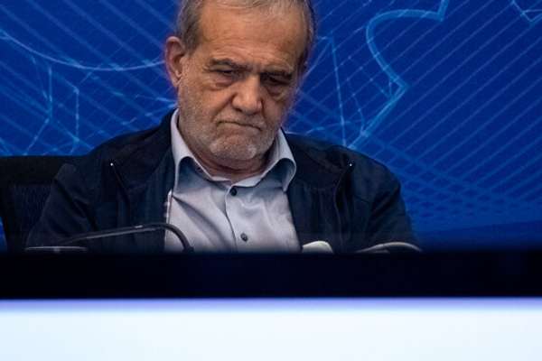 واکنش روزنامه سپاه به سخنان پزشکیان درباره بحران آب: دل ملت را خالی نکنید