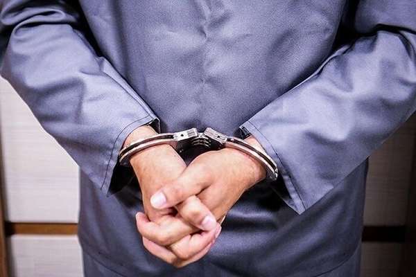 بعد اقتياده إلى داخل البلاد.. الحرس الثوري الإيراني يعتقل مواطنًا بمحافظة أردبيل