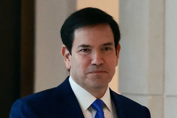 روبیو: برای لغو امتیاز حضور مقامات ارشد رژیم و خانوادههایشان در آمریکا اقدام کردیم