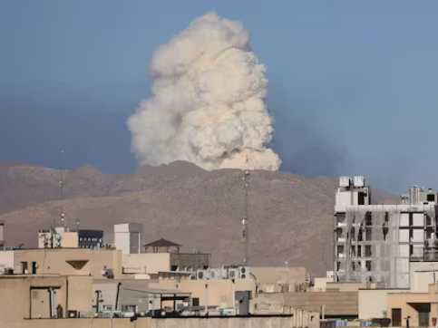 مقام اسرائیلی: اگر ایران با برچیدن برنامه اتمی موافقت کند حملات را متوقف میکنیم