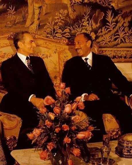 Mohammad Reza Shah and Anwar Sadat in Tehran (January 1978)