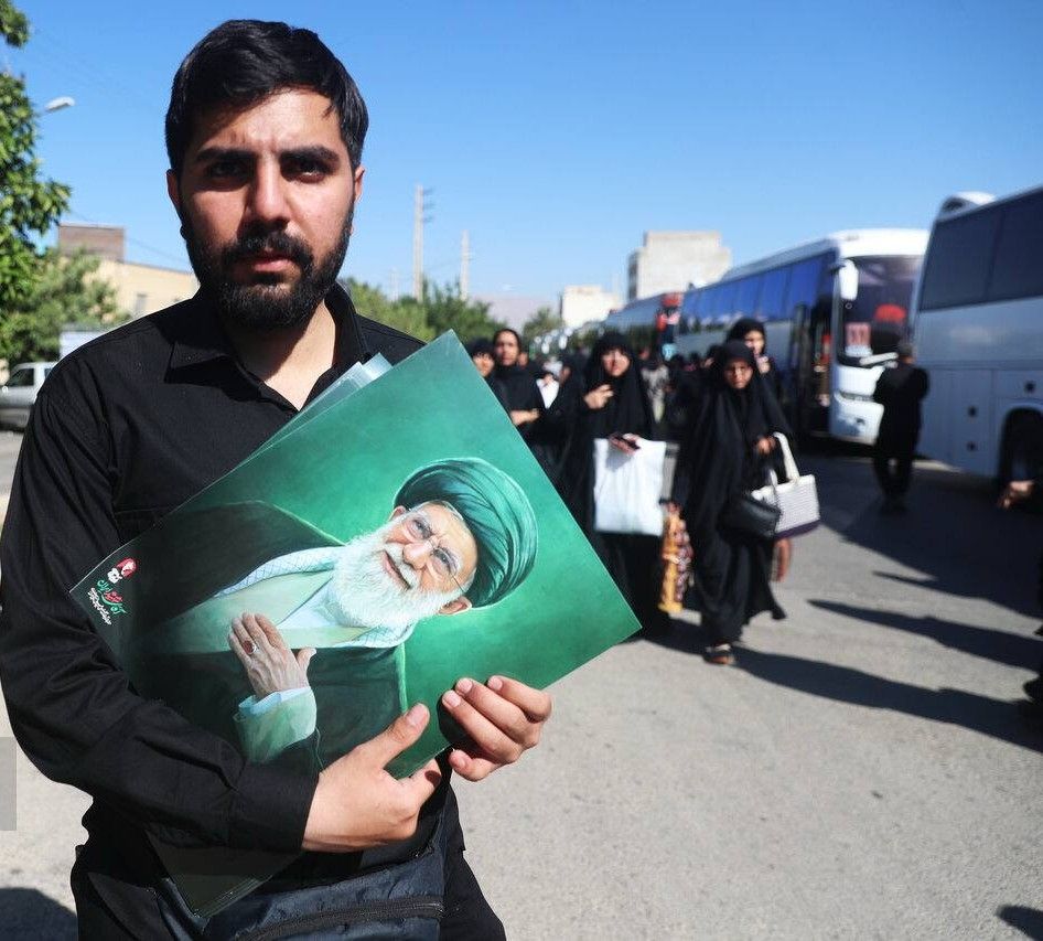 Iran official says 90,000 crossed into Iraq for Khamenei funeral