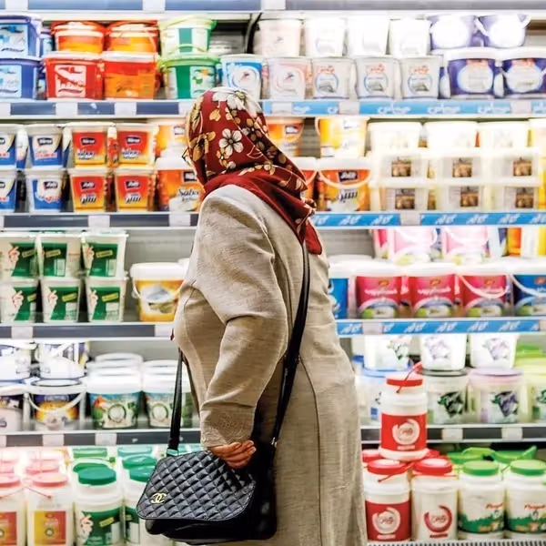 وسط اشتعال الاحتجاجات.. متحدثة الحكومة الإيرانية: أسعار السلع الأساسية سترتفع 30 في المائة