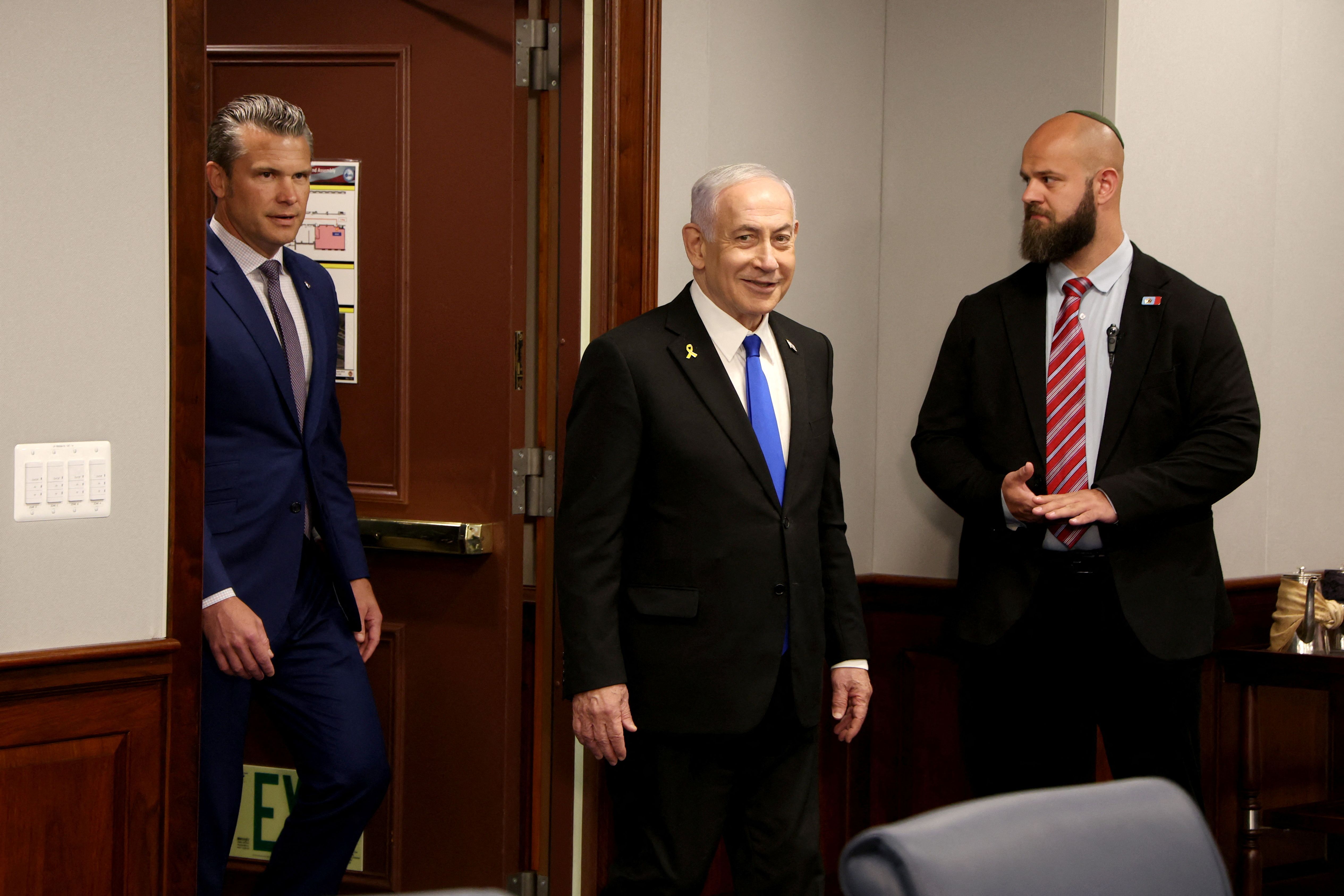 نتانیاهو به وزیر دفاع آمریکا: ایران و خاورمیانه پیام اتحاد ما را دریافت کردند