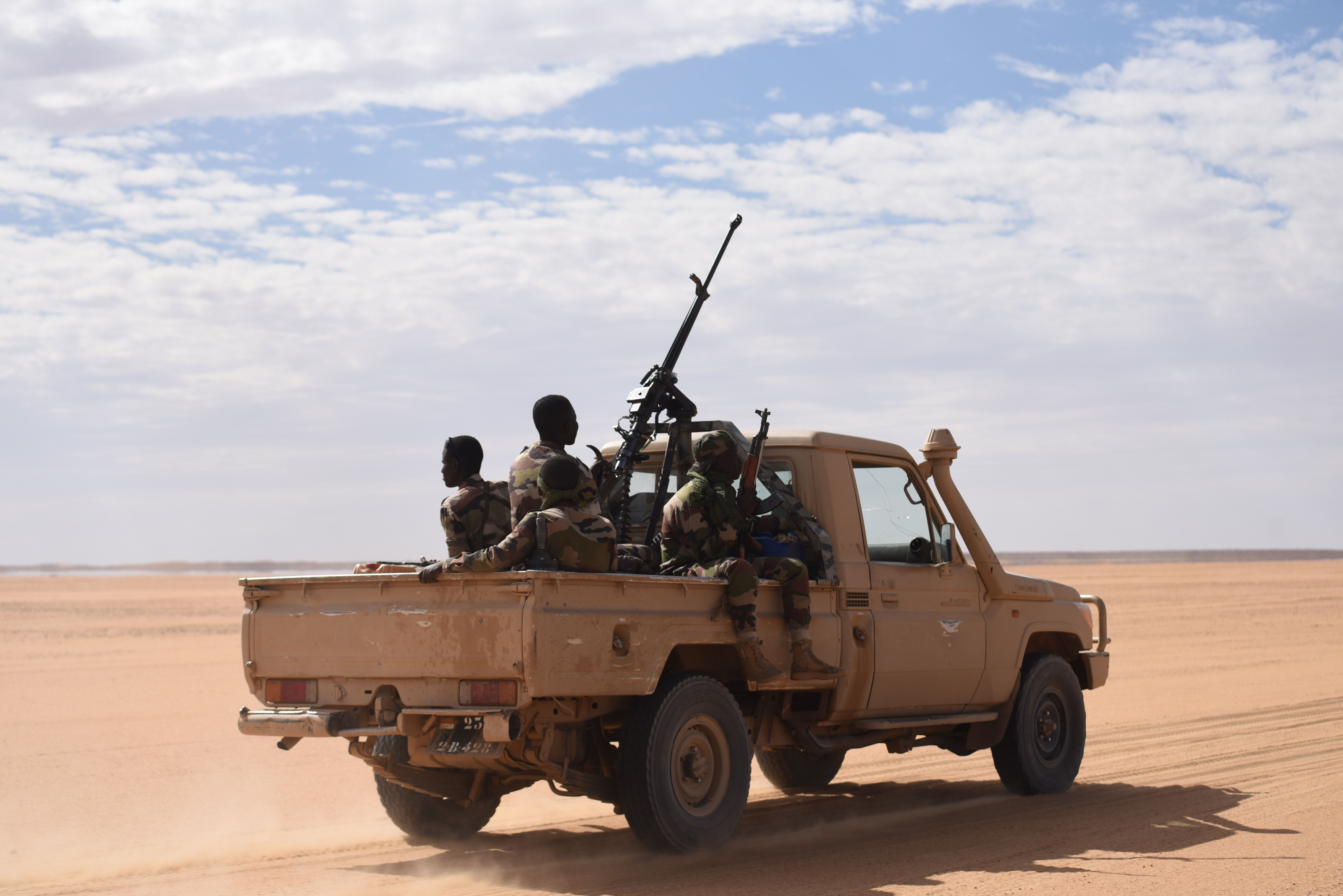 کشته شدن ۲۹ نظامی نیجر در حمله شبه‌نظامیان اسلام‌گرا؛ ده‌ها مهاجم نیز کشته شدند