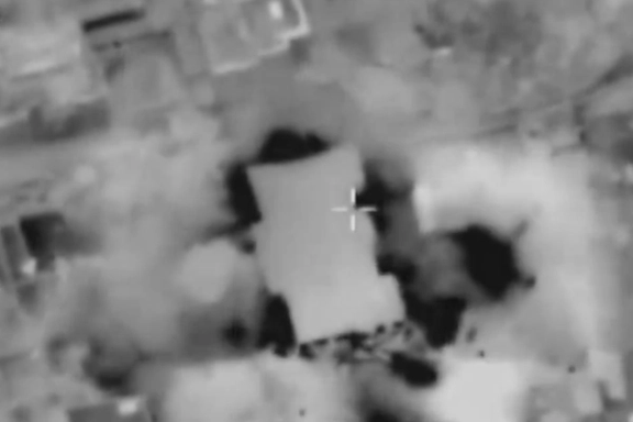 ارتش اسرائیل به ساختمانهای نظامی و تجهیزات توپخانهای حزبالله در جنوب لبنان حمله کرد