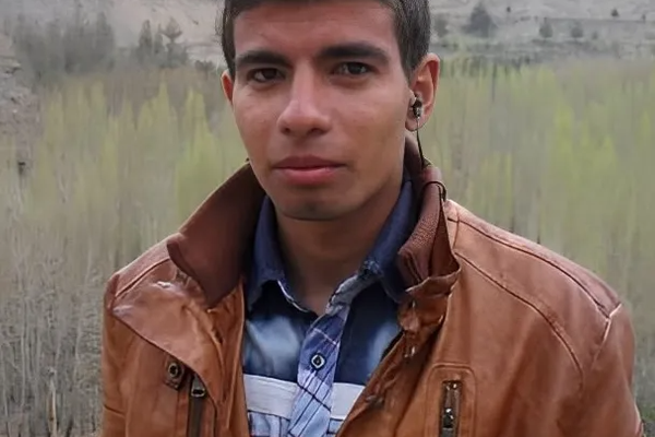 سجين سياسي إيراني: سبب الحرب الأخيرة هو النظام وطموحاته وسعيه لتطوير السلاح النووي