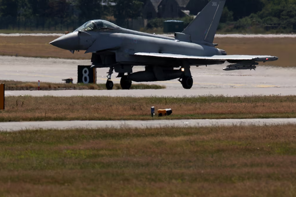 مصدر عسكري: تحركات القوات الأميركية والبريطانية تتوافق مع احتمال شنّ هجوم على إيران