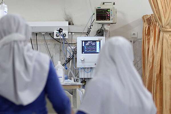 "إيلنا": انتحار ممرضيَن إيرانيين في كرمانشاه نتيجة ضغوط وظيفية ومعيشية