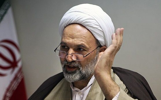 روانبخش، نماینده قم: بسیاری از بیماران به دلیل نداشتن توان خرید دارو تلف میشوند