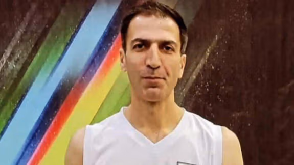 هادی فروغ، بسکتبالیست، با شلیک نیروهای سرکوب، به قتل رسید