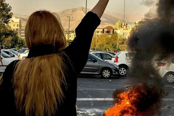 بعد مرور أكثر من 3 أشهر.. التضامن العالمي مستمر مع الانتفاضة الشعبية للإيرانيين ضد النظام