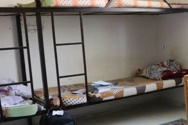 روزنامه اعتماد: دانشجویان خوابگاه خواجهنصیر مجبور به کفخوابی شدند