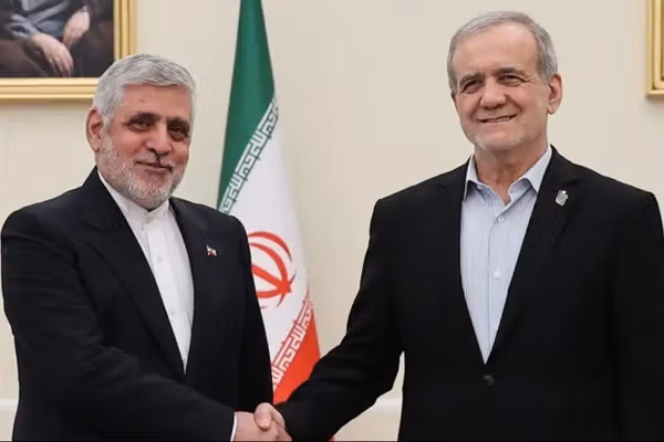 با وجود اخراج، سفیر جمهوری اسلامی با اتکا به رییس پارلمان لبنان، این کشور را ترک نمیکند