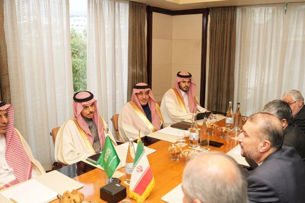 Saudi, Iranian FMs Hold Phone Call After Football Incident