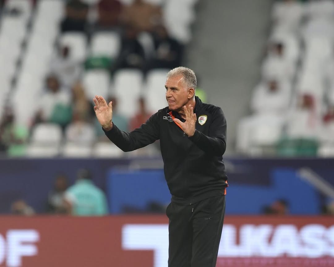 کارلوس کی‌روش، عصبانی و تبلت به‌دست در نشست خبری پس از باخت به عربستان سعودی